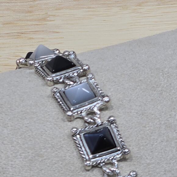 Premier Designs Black Grey Pyramid Cabochon Silver Tone 7" Link Bracelet - Picture 5 of 7